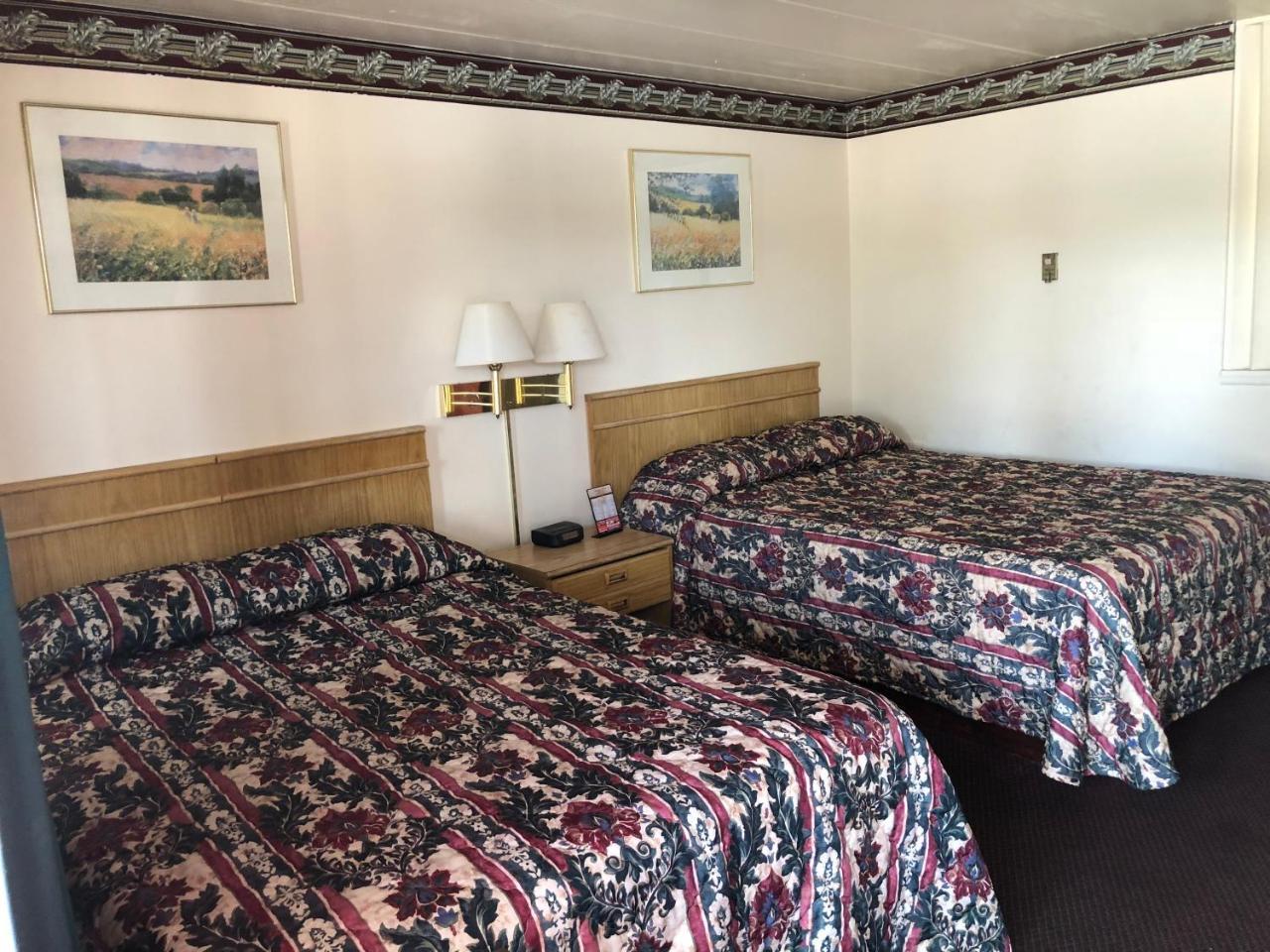 Seaway Motel Roosevelt Park Exterior photo